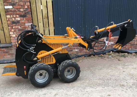 Skid steer digger